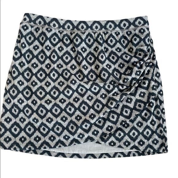 Gap gray and blue faux wrap mini skirt, elastic waist, size M. - Picture 1 of 3